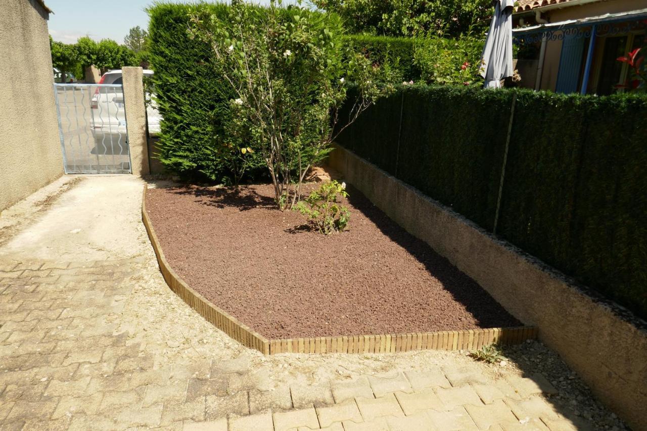 Chez Marielle Villa LʼIsle-sur-la-Sorgue Exteriör bild